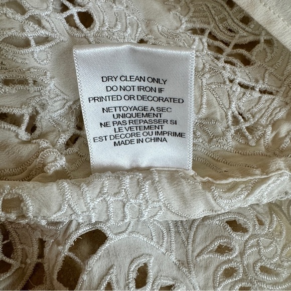 Equipment Ivory Short Sleeve Round Neck Lace Cut Out Womens Size S Silk Blouse - Picture 16 of 16